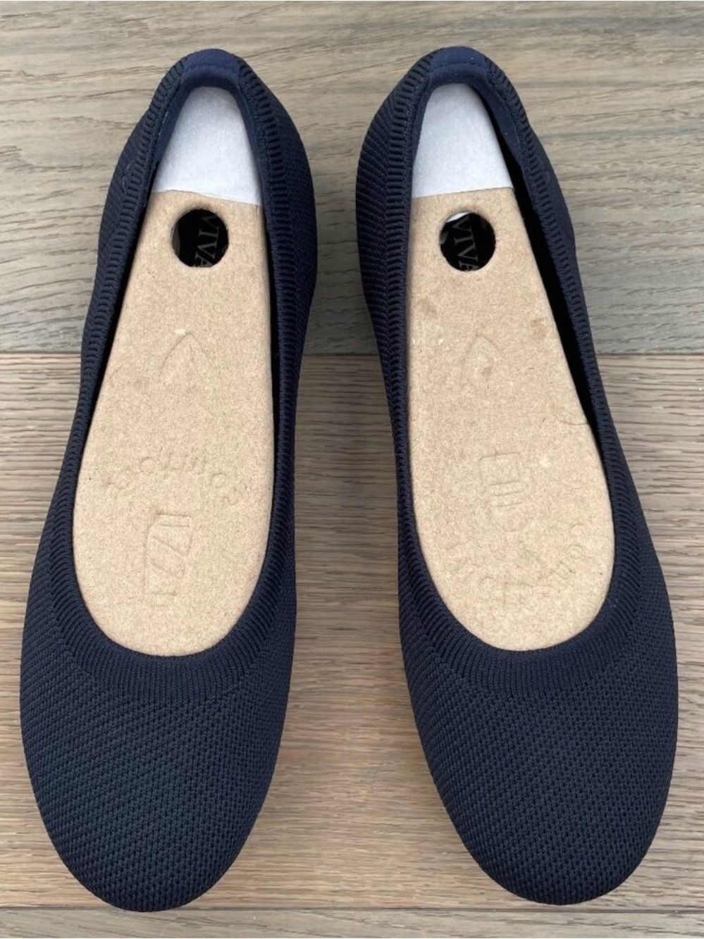 Vivaia Claire Round Toe
Lightweight Ballet Flat Navy Black Outersole 40.5 NWOT